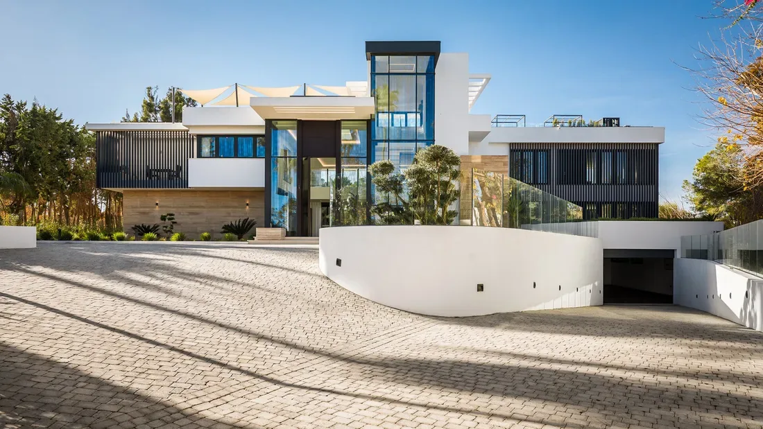 Luxury Contemporary Villa In Kings & Queens, Sotogrande Costa