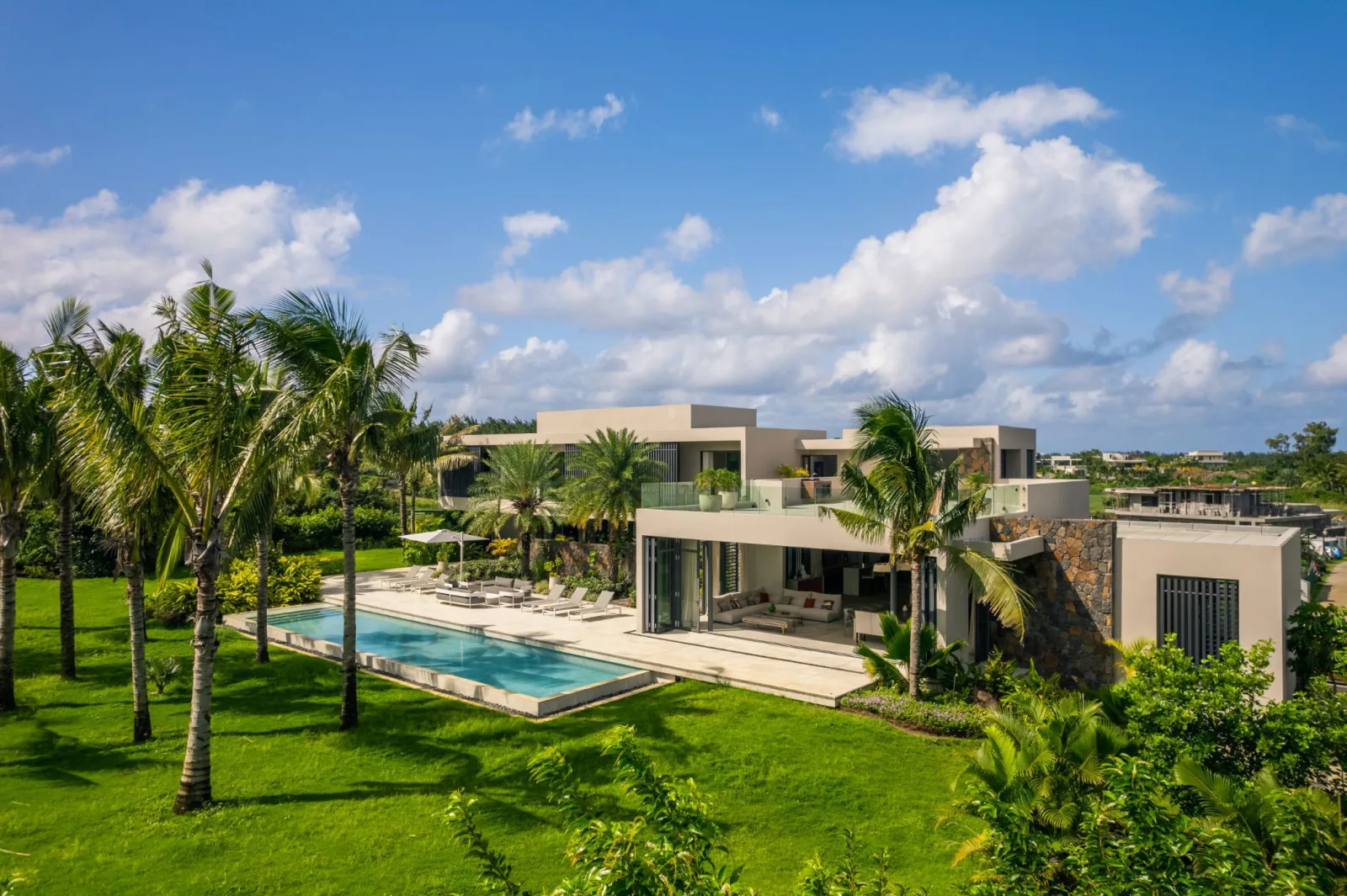Luxurious Contemporary Villa in Anahita Golf Estate