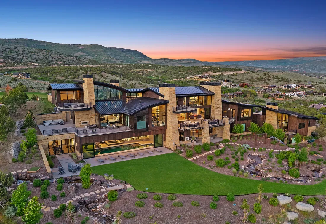 KeyPrice Ultra Elite Collection — Explorer Peak Estate