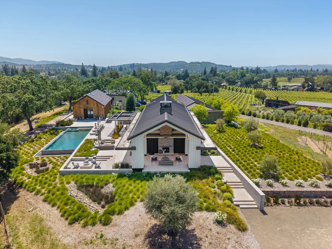 KeyPrice Vineyard Estate+ – Farmhouse Property