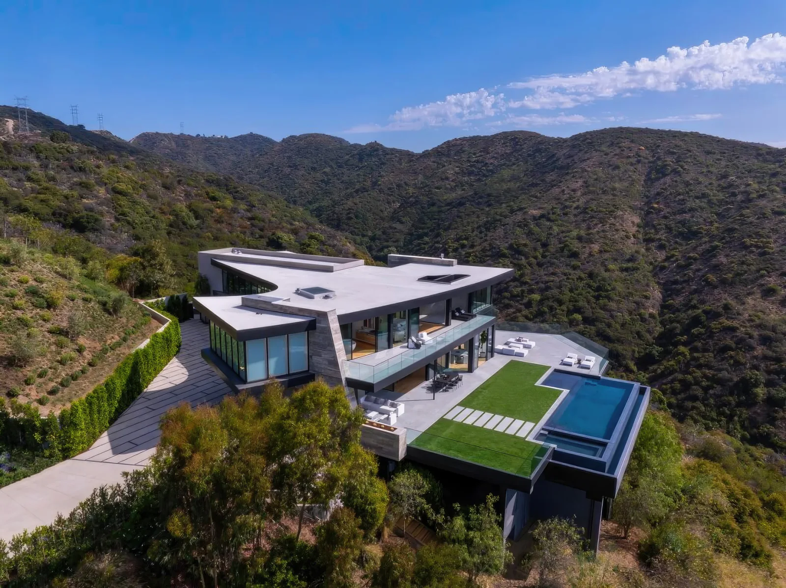 KeyPrice Ultra Elite Collection™  — The Crestwood Residence 🇺🇸
