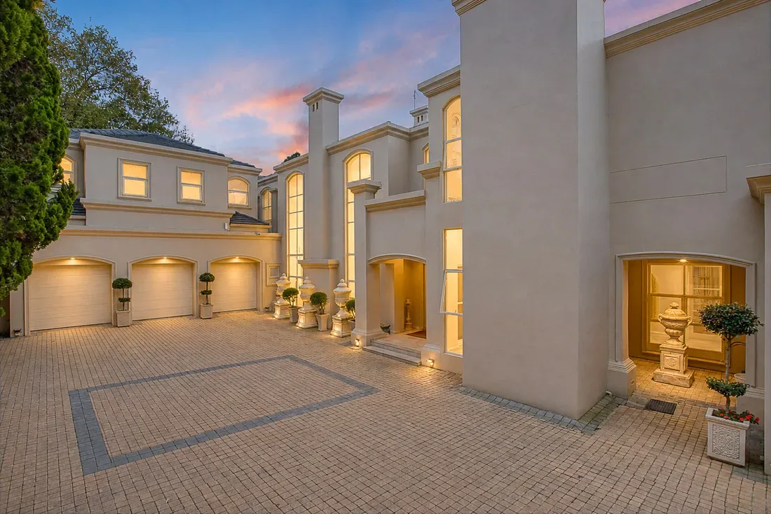 Classical Grandeur 🇿🇦 - Exclusive Estate Residence