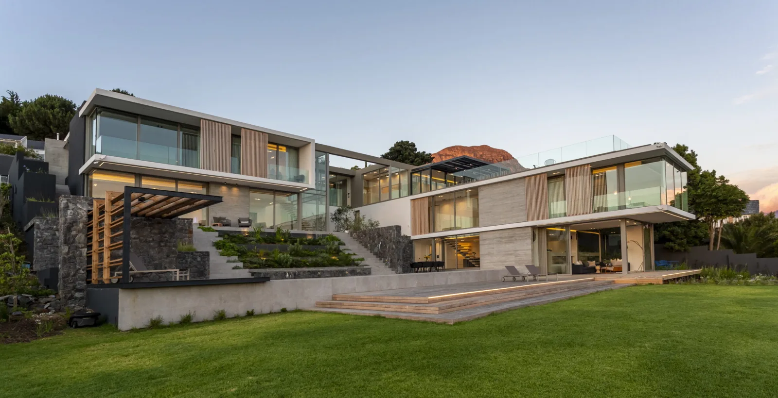 🇿🇦 VG 5 — Architectural Review