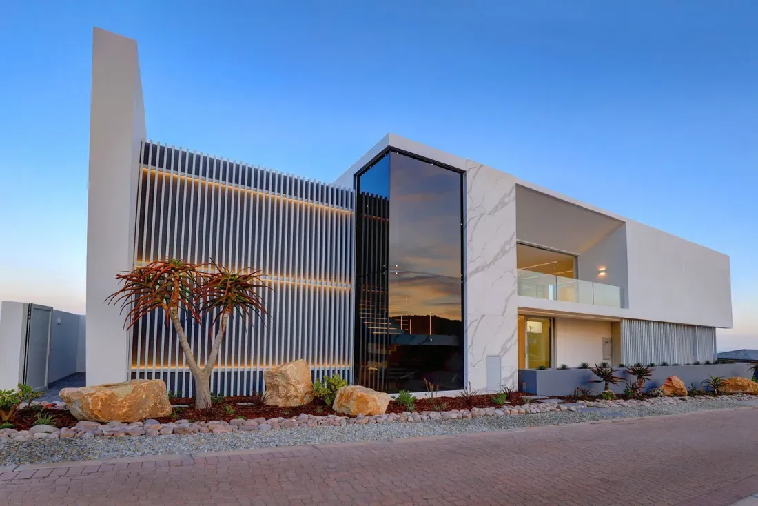 A Residence Of Extraordinary Architectural Distinction 🇿🇦