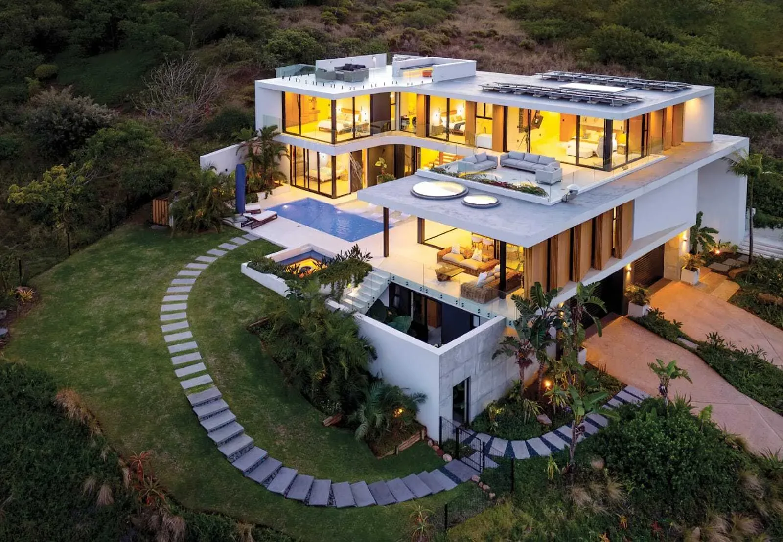 A Luxury Coastal Haven With Ocean Views 🇿🇦
