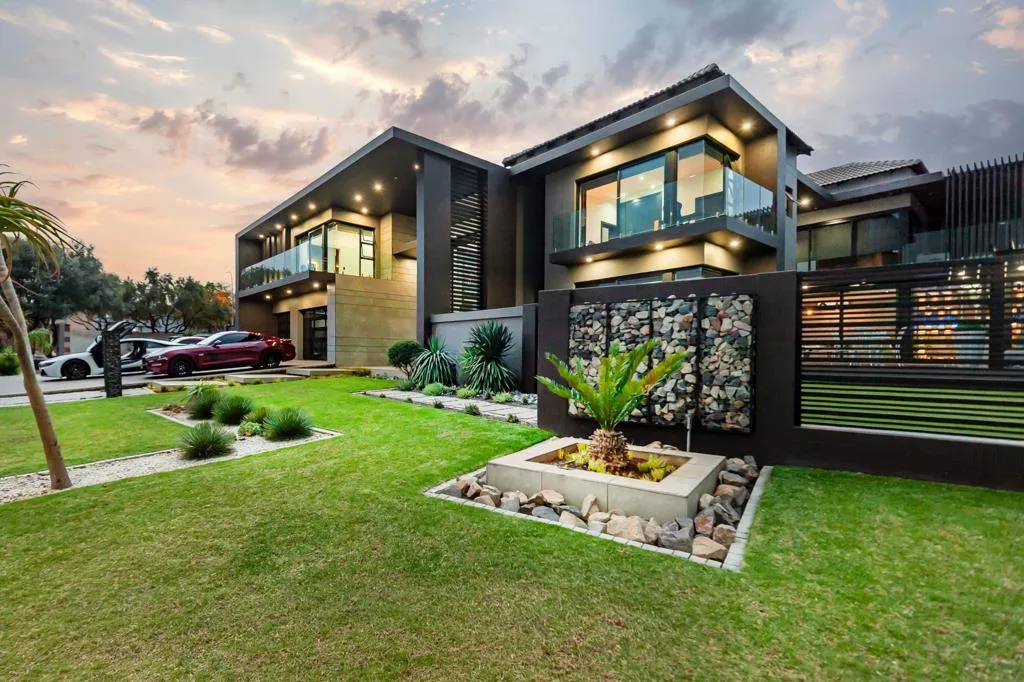 Contemporary Grandeur, Curated for Exceptional Living 🇿🇦